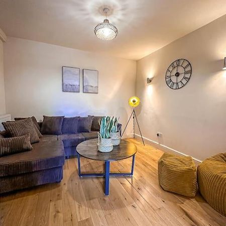 Bright & Spacious Split Level Flat In Kennington 伦敦 外观 照片