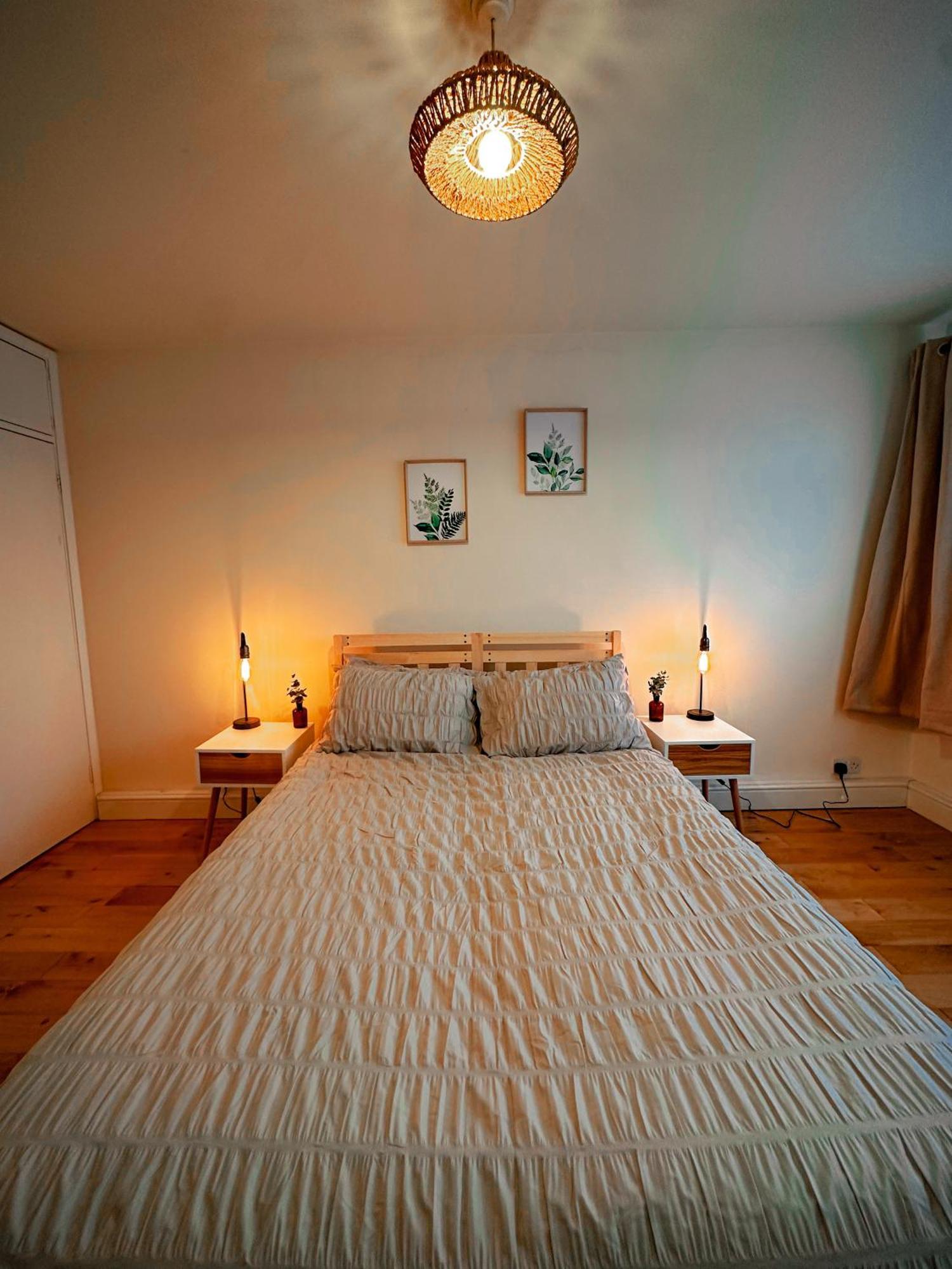 Bright & Spacious Split Level Flat In Kennington 伦敦 外观 照片